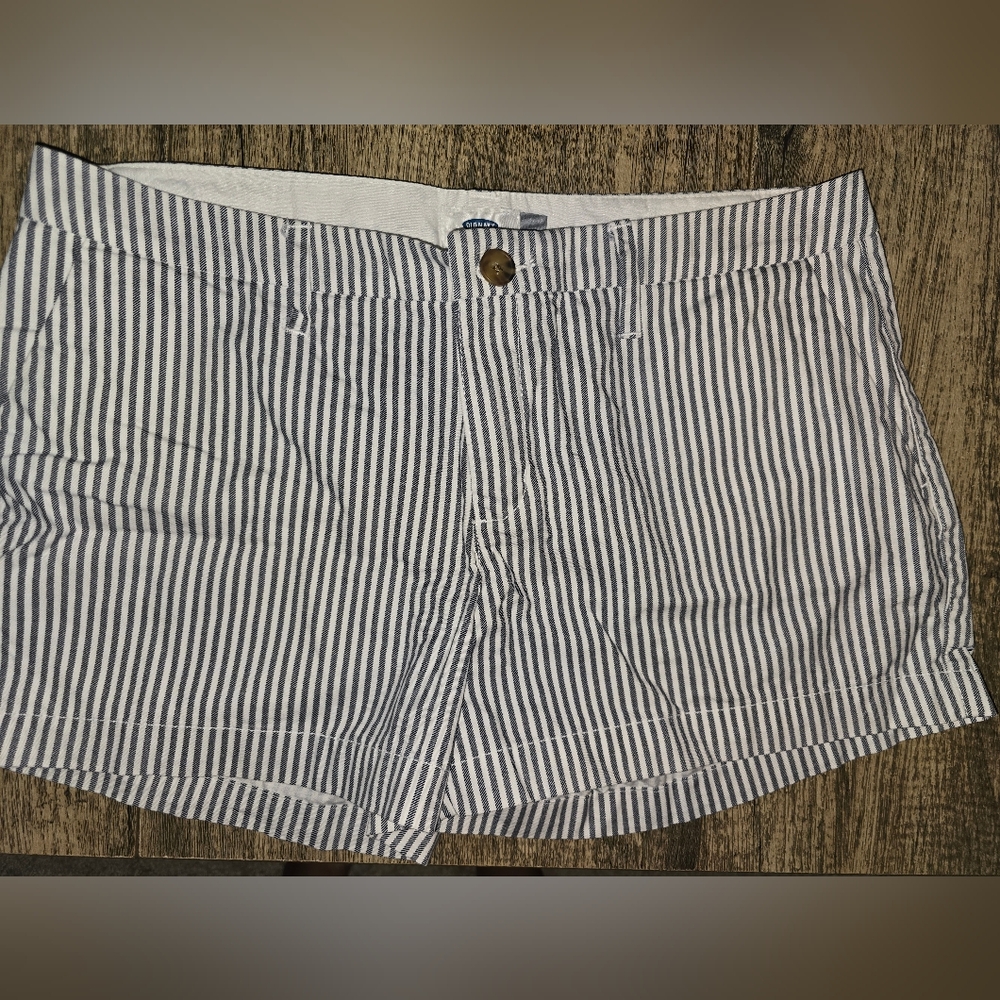 Size 10 Old Navy striped shorts